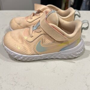 Peach Nike